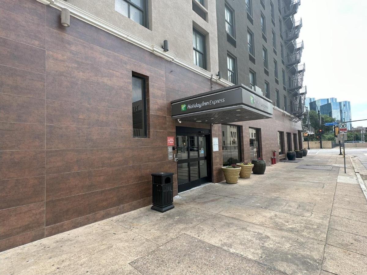 Holiday Inn Express - Dallas Downtown By Ihg Exterior photo