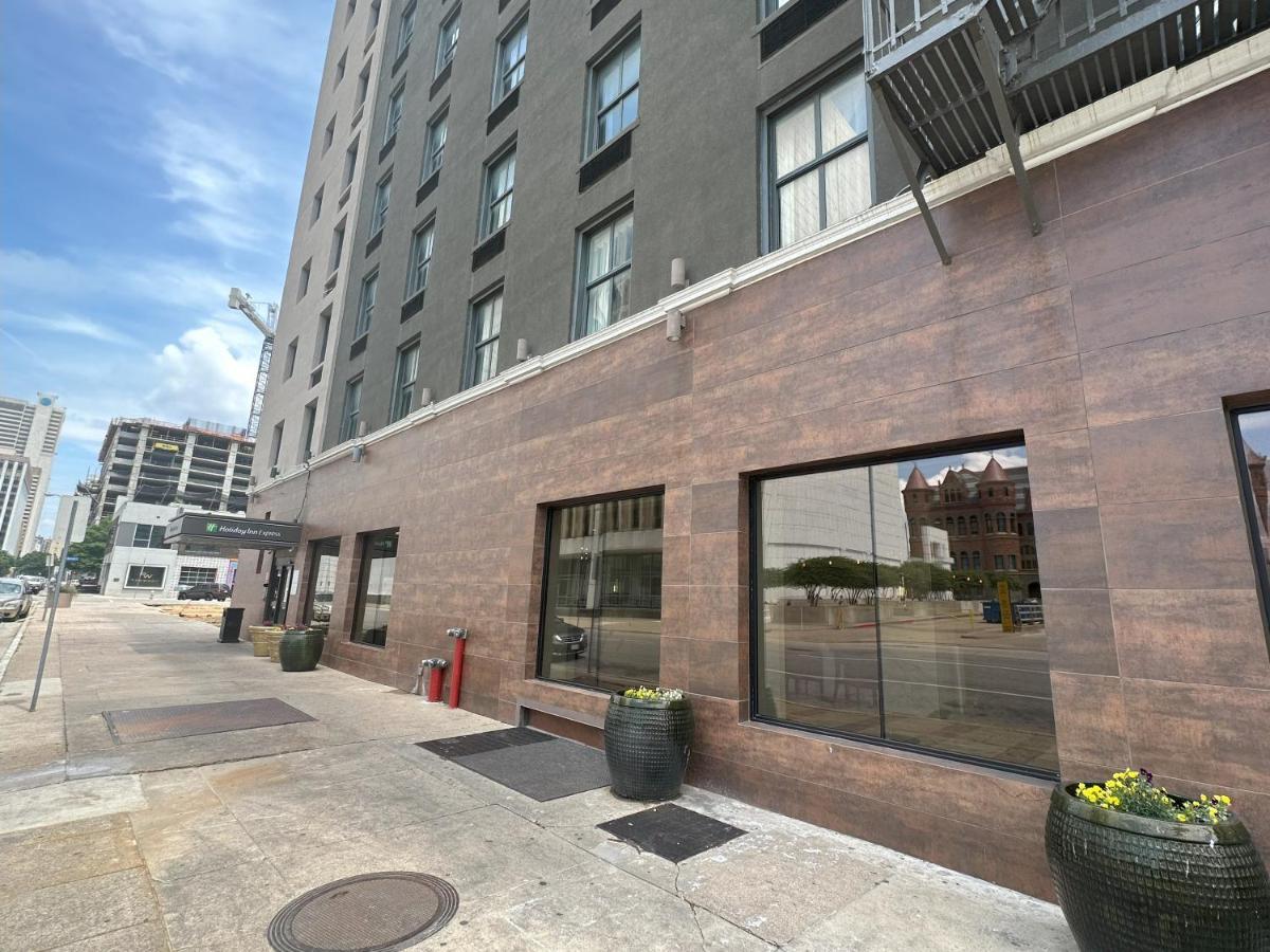 Holiday Inn Express - Dallas Downtown By Ihg Exterior photo