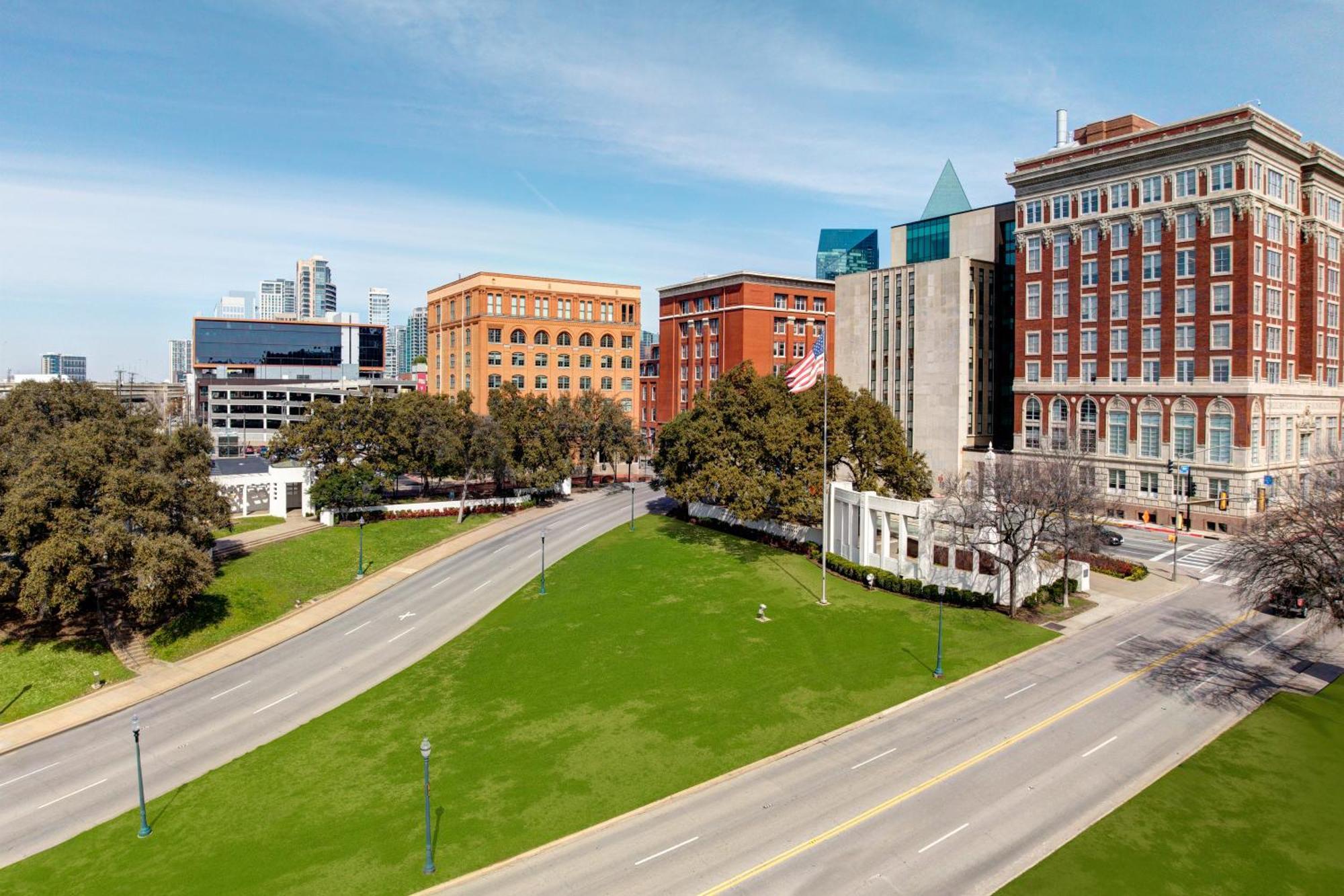Holiday Inn Express - Dallas Downtown By Ihg Exterior photo