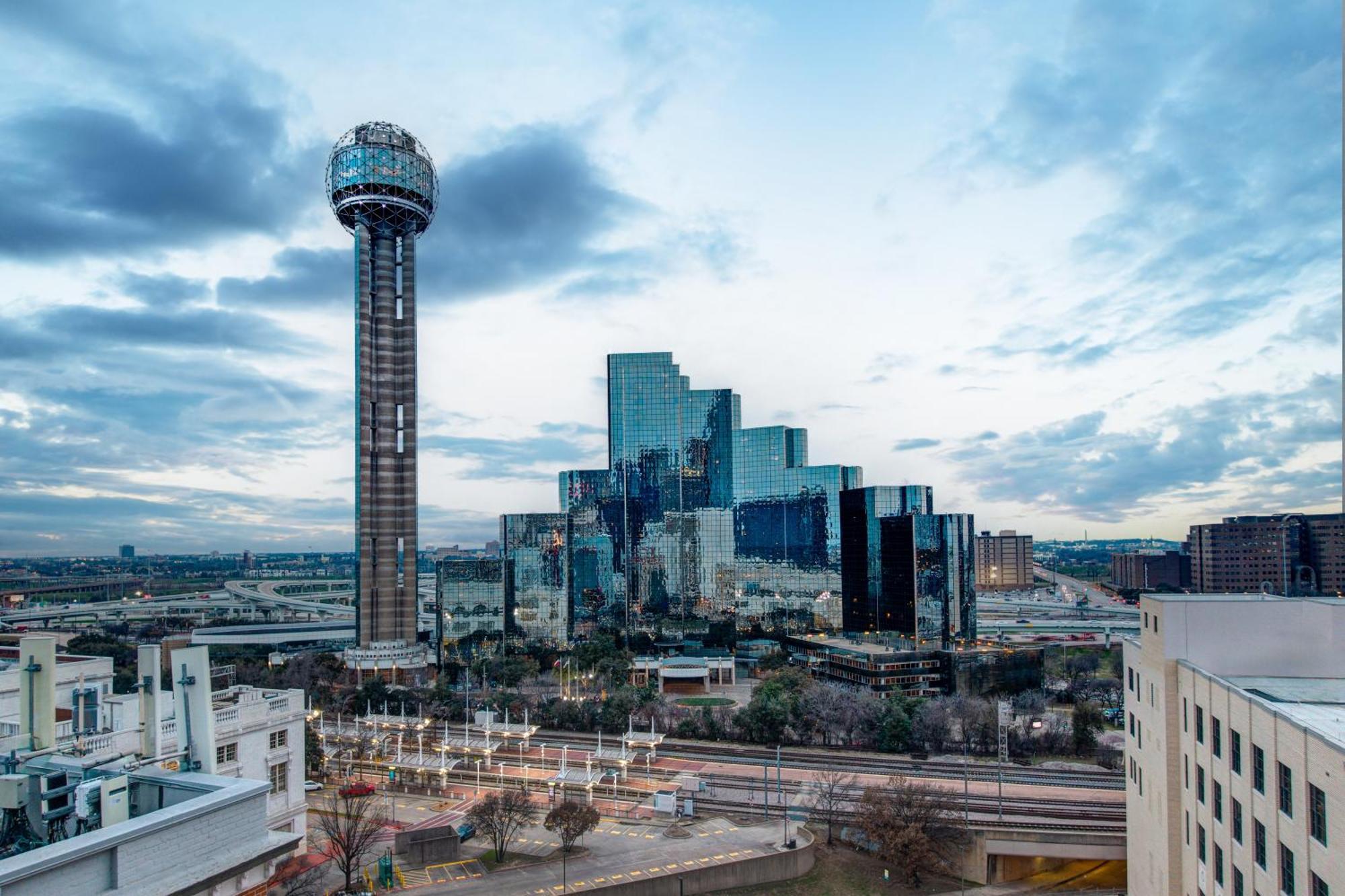 Holiday Inn Express - Dallas Downtown By Ihg Exterior photo