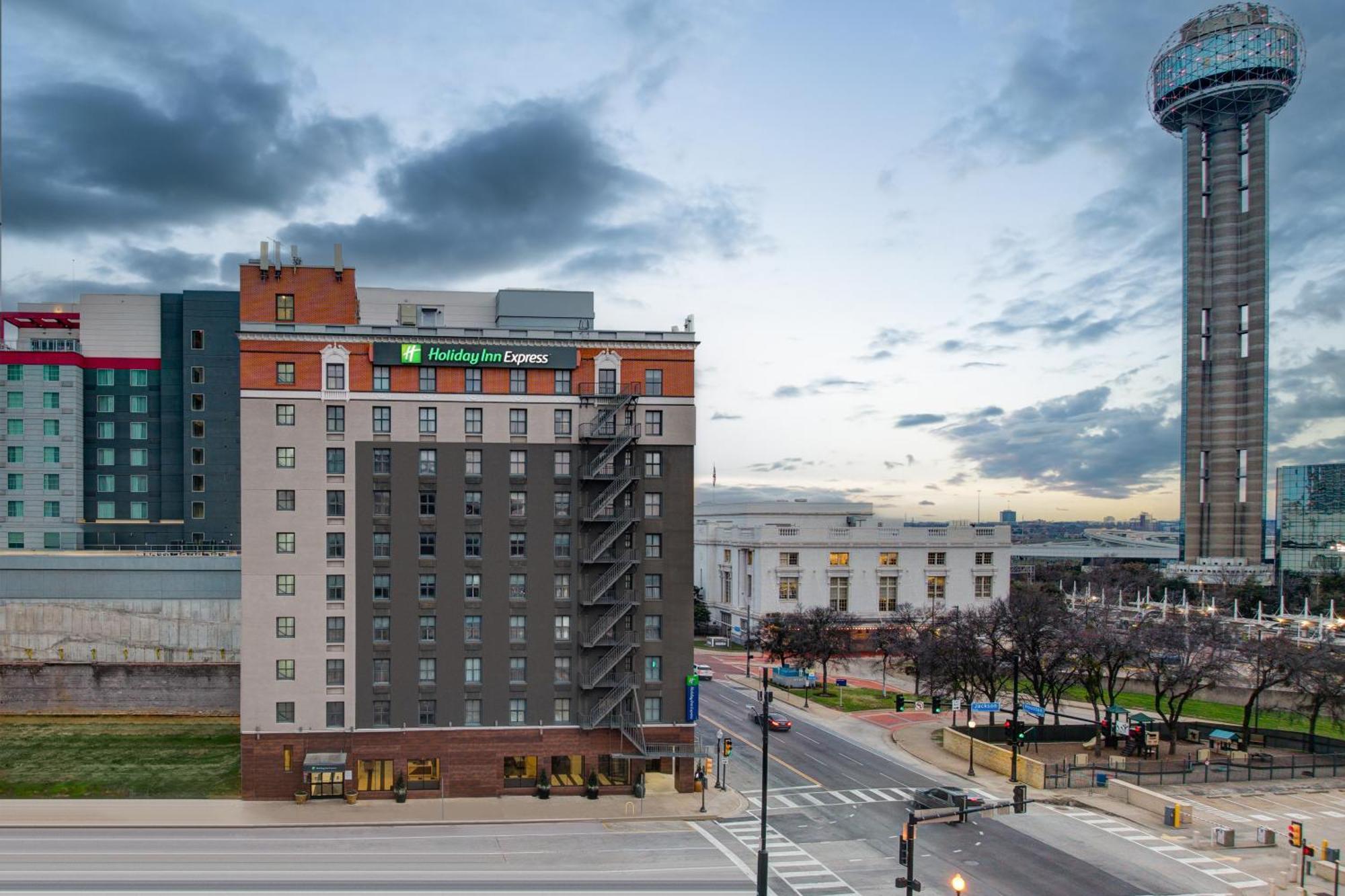 Holiday Inn Express - Dallas Downtown By Ihg Exterior photo